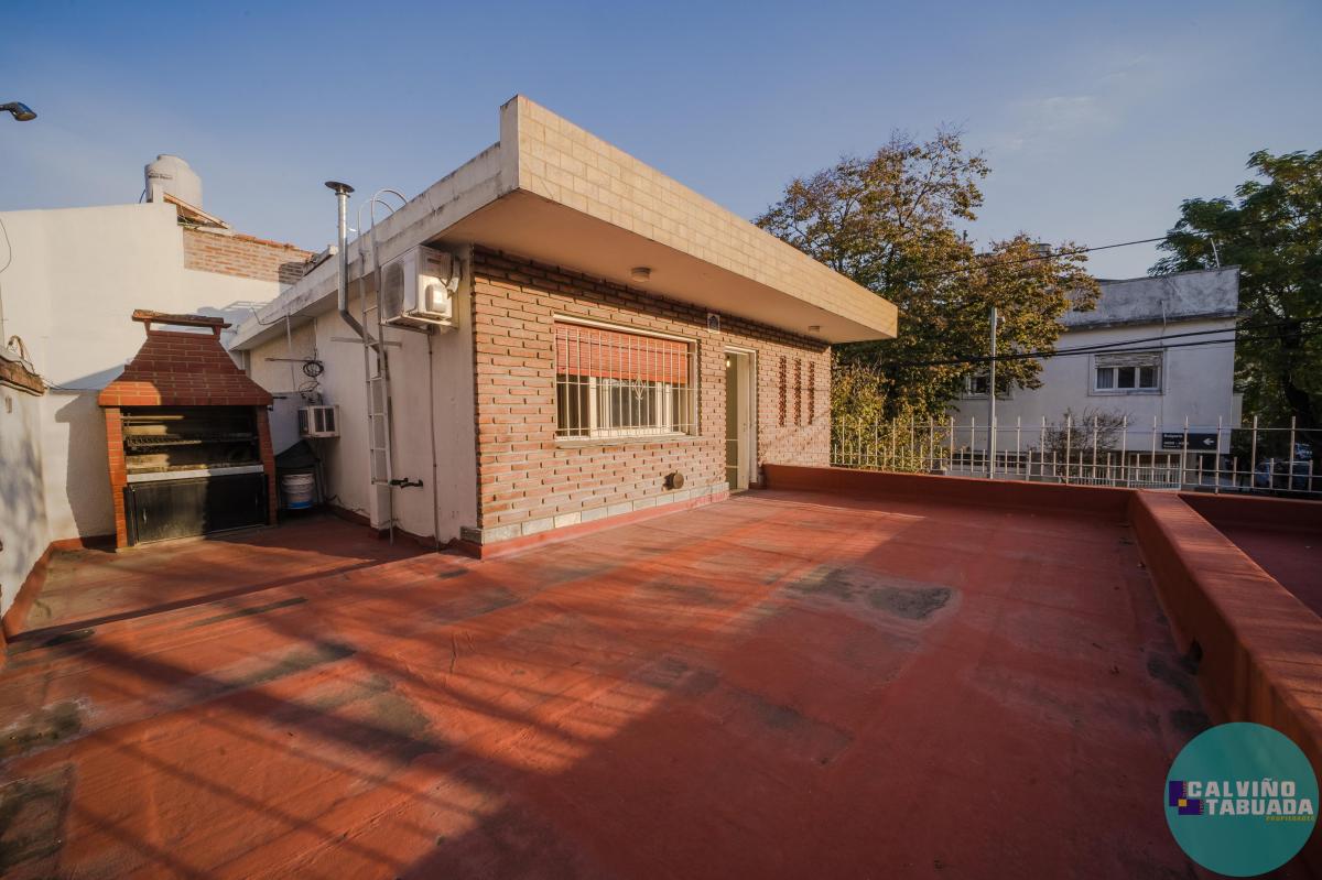 Casa 4 Ambientes con Cochera, Patio y Terraza 5