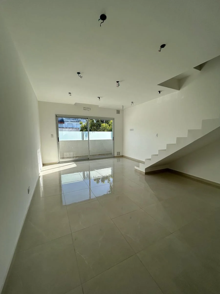 Duplex 4 Ambientes con Balcon a Estrenar 1