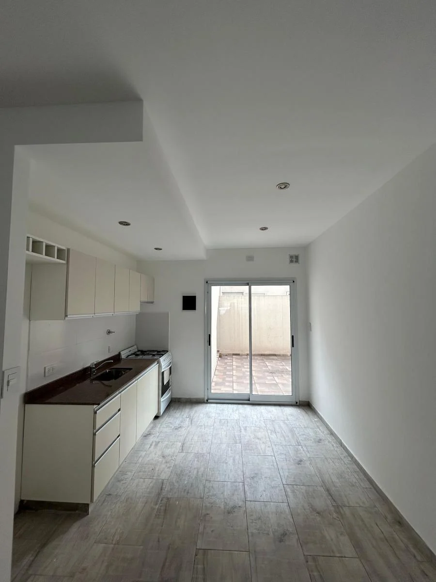 3 Amb Tipo Casa Pb Frente C/patio Sin Expensas 2