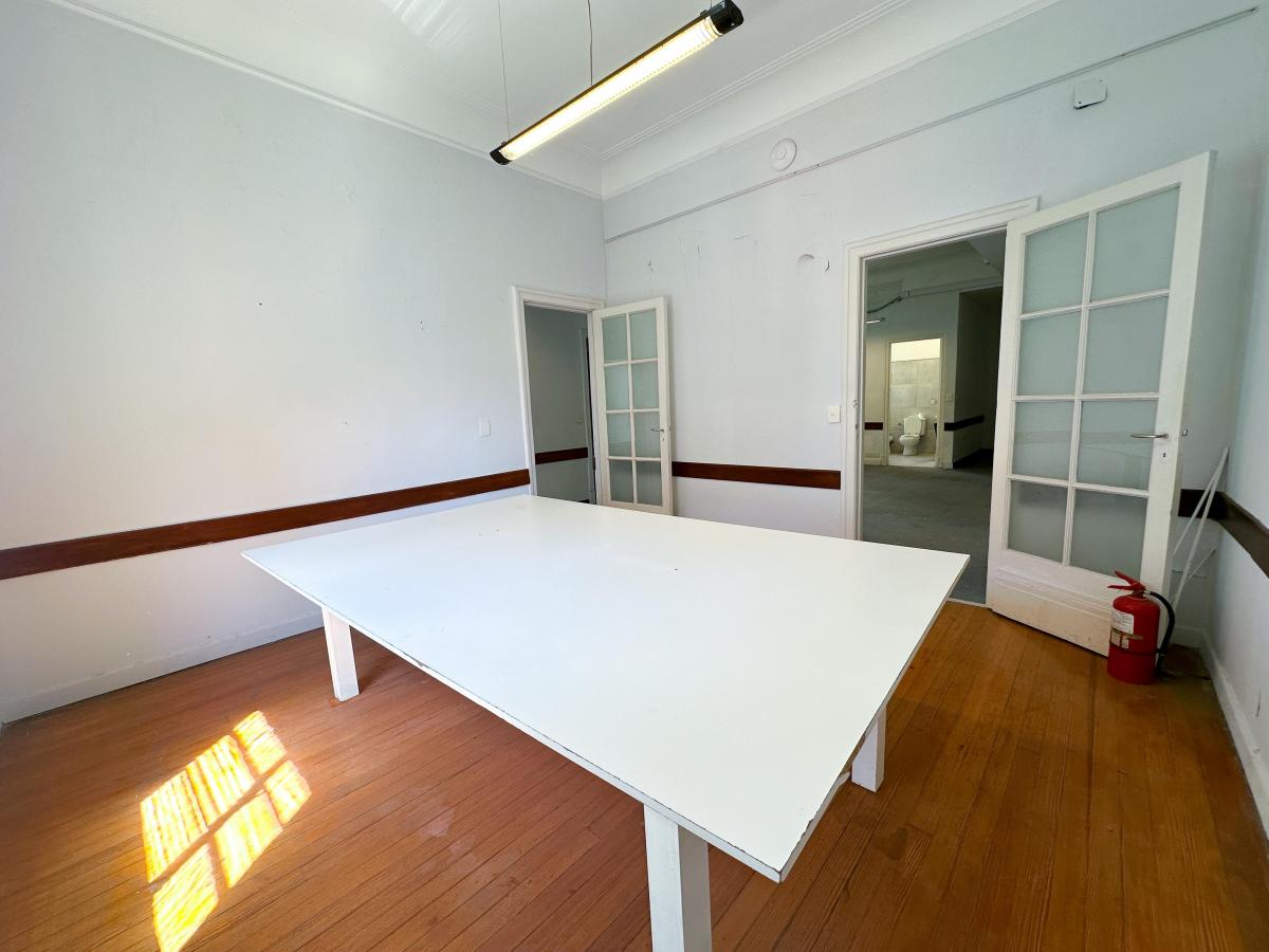 Oportunidad de Inversión en Departamento Historico Frente a La Plaza Roma 3