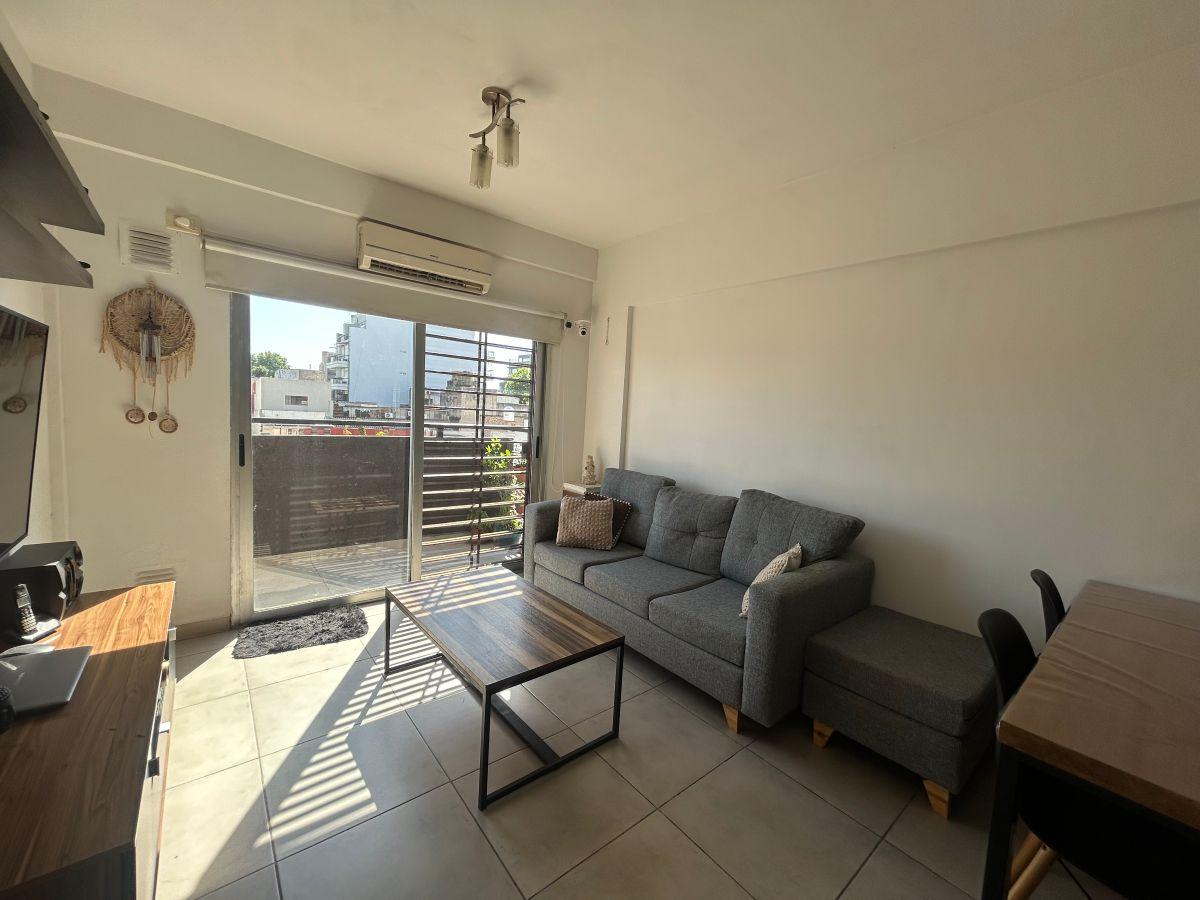 SEMIPISO 3 AMBIENTES CON BALCON