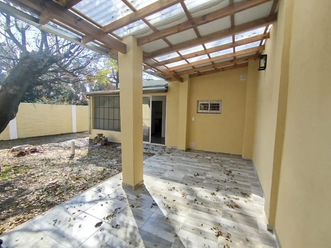 Alquiler casa quincho pileta Jose C paz 3