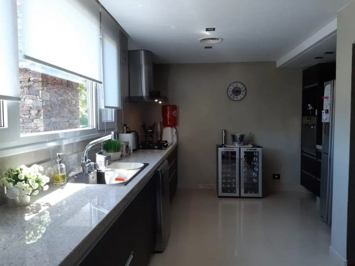 Casa de 300 m2 con 4 dormitorios en venta en La Cándida 1
