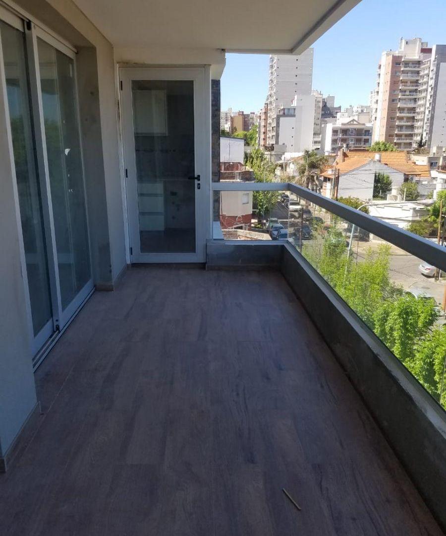 Foto de ALQUILER PISO 4 AMB CON COCHERA Y PARRILLA QUILMES, imagen 2