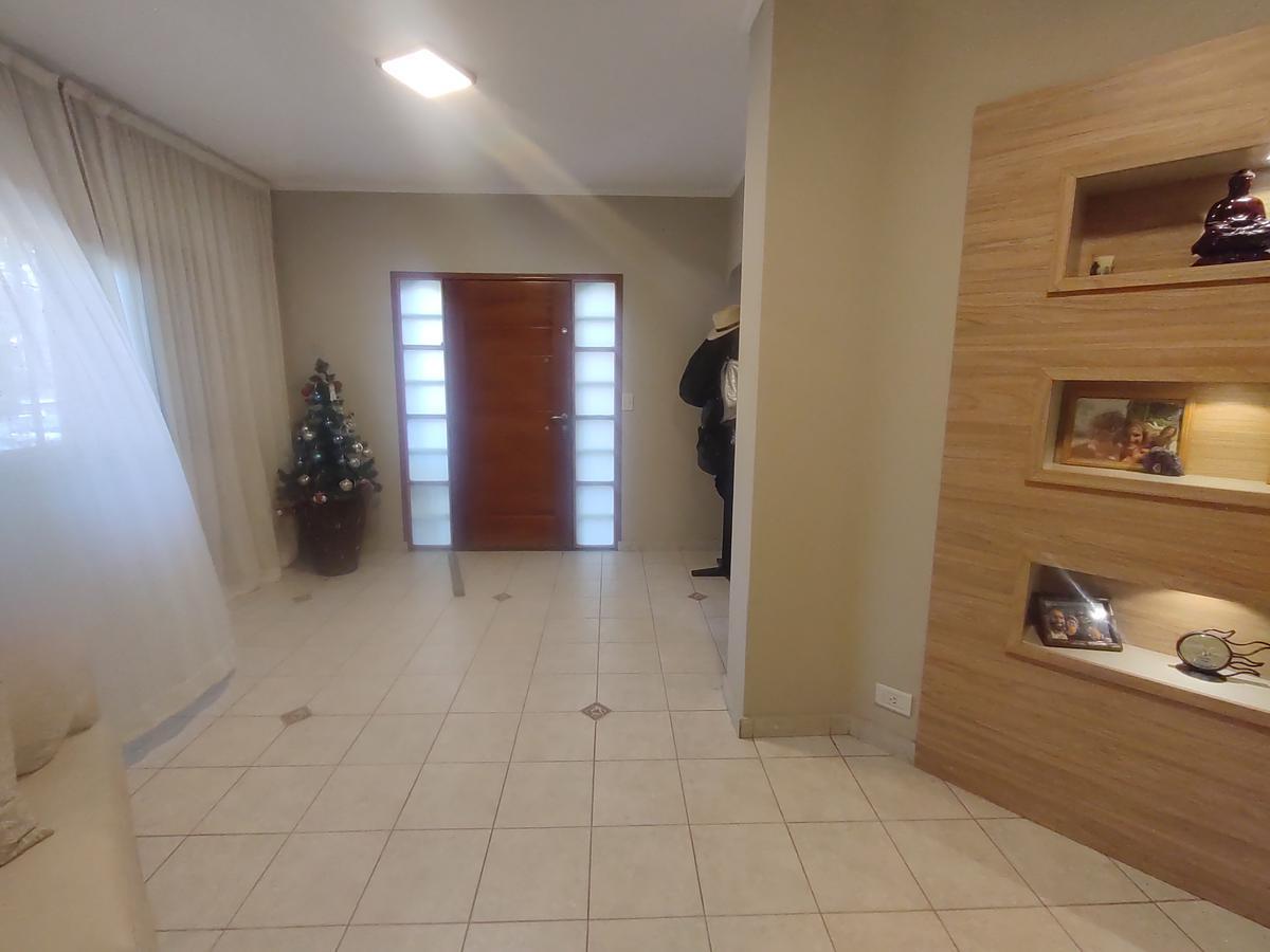 Hermosa Casa en Venta en Zona Sur - Rosario 2