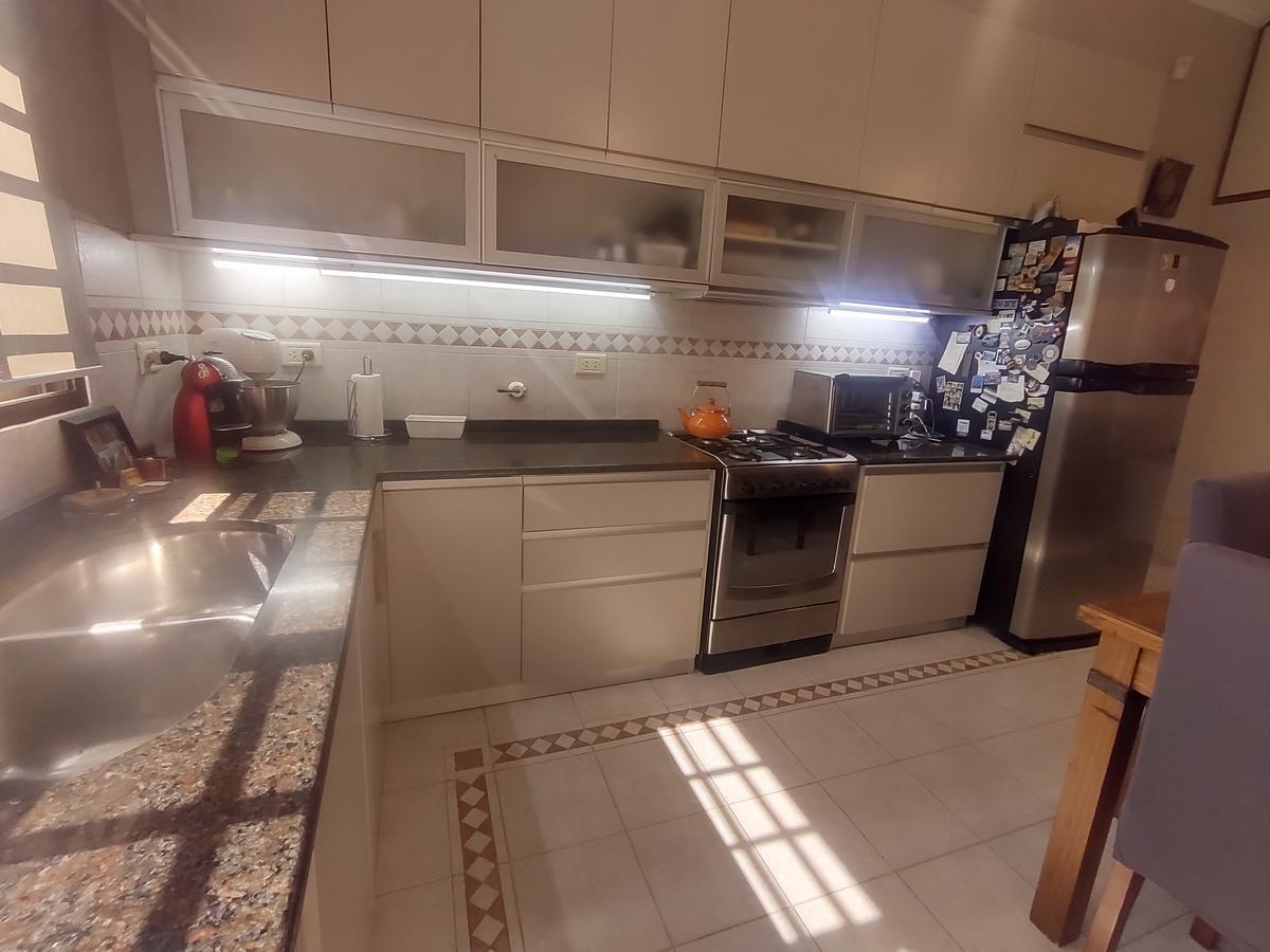 Hermosa Casa en Venta en Zona Sur - Rosario 5