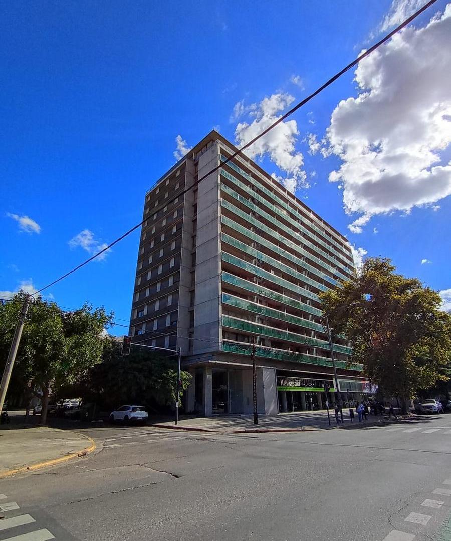 Departamento en venta sobre Av. Pellegrini torre ALMA