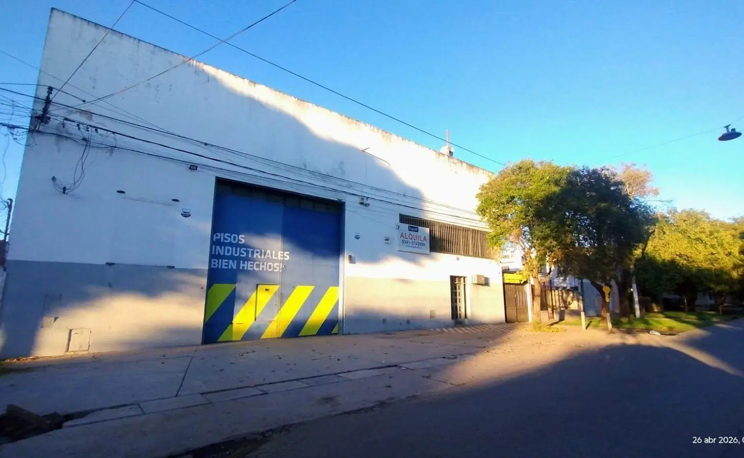 Amplio galpón en alquiler en zona sur 1