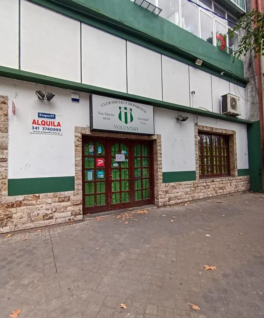 Local en alquiler sobre Av. San Martin , a pocos metros de Av. Uriburu 5