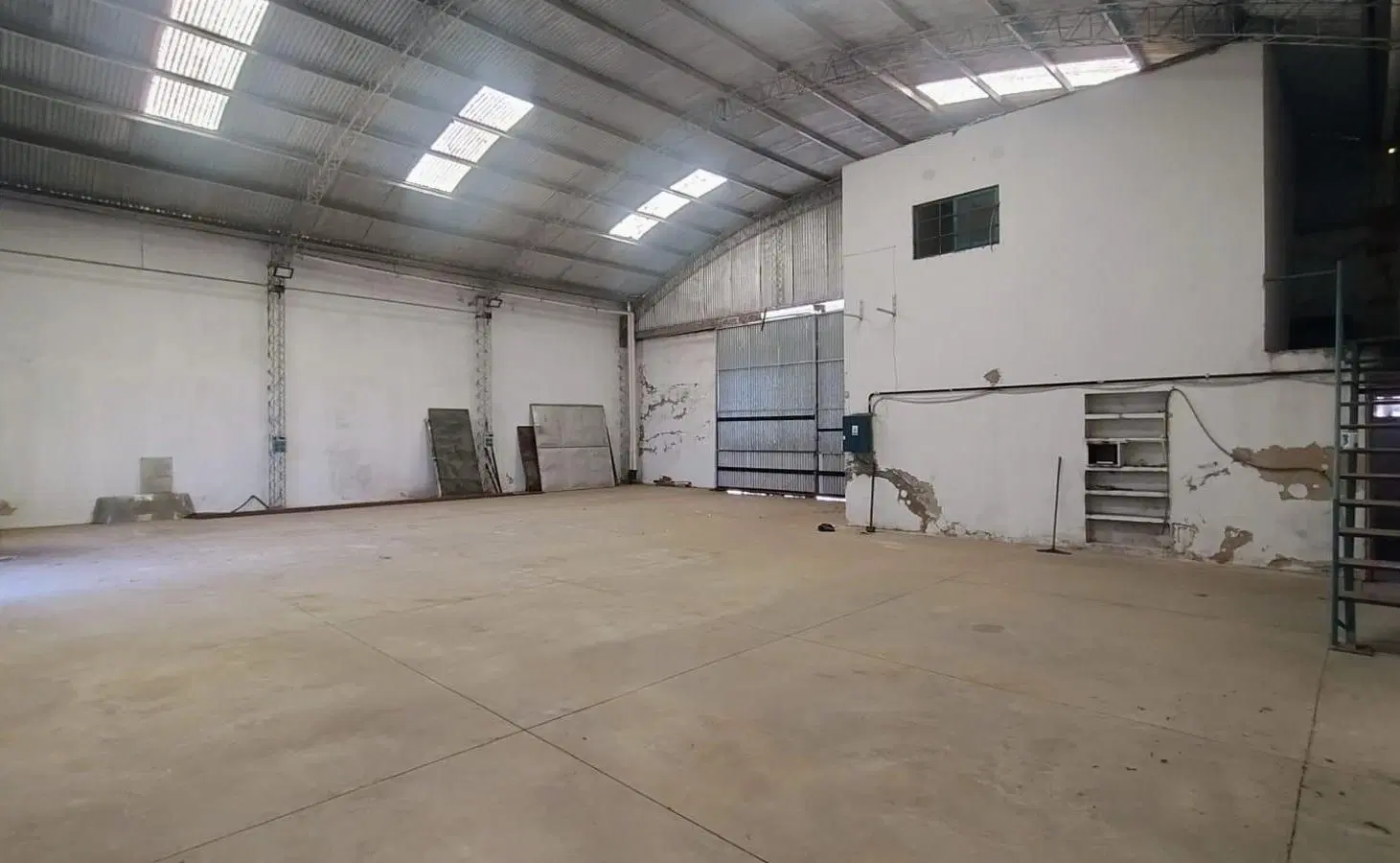 Galpón Parabolico en venta zona Oeste 1