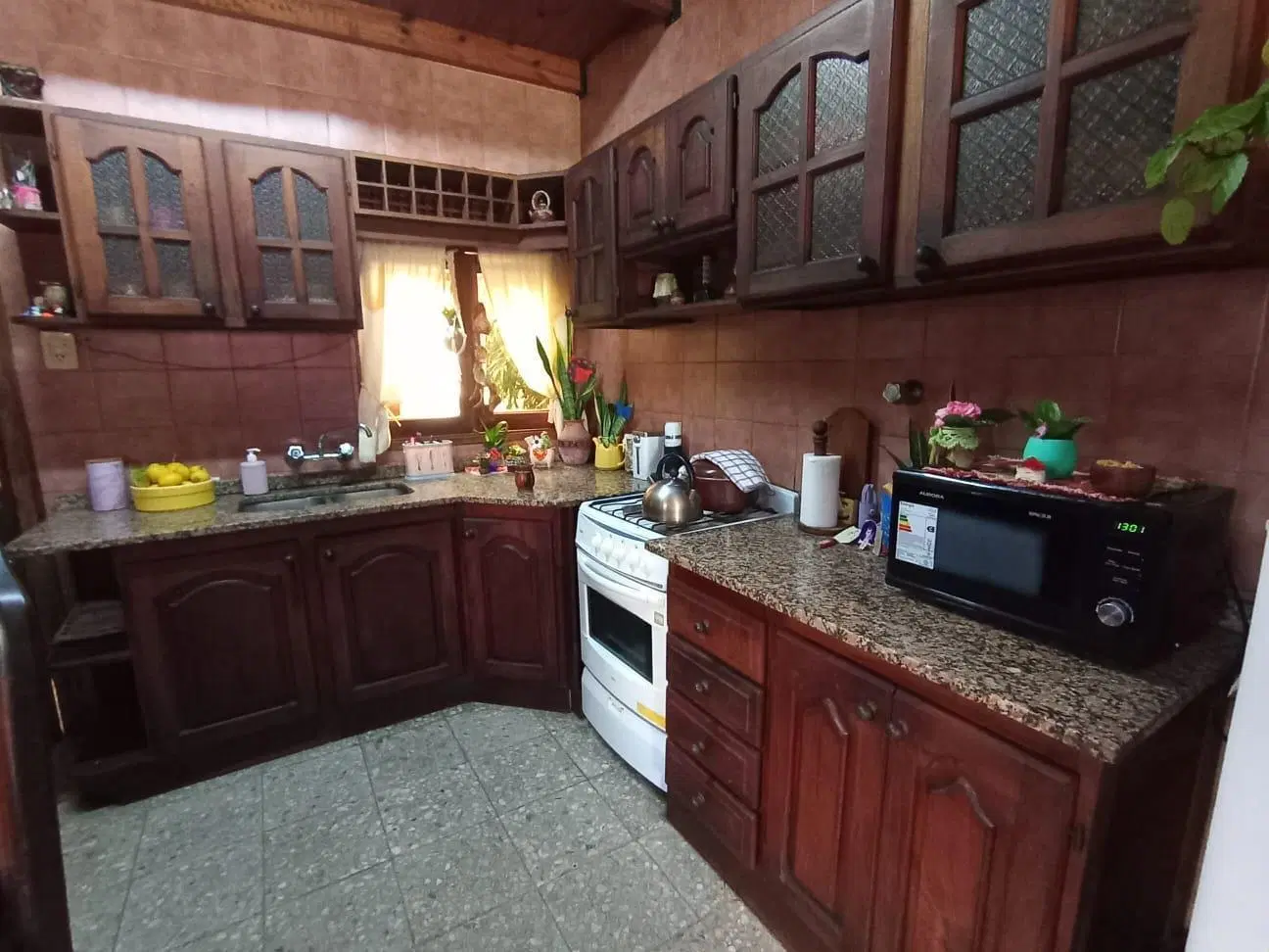 Casa interna en barrio Parque 4