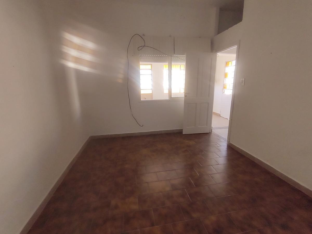 Foto de Dr Riva al 1200 Casa dos dormitorio con cochera doble ., imagen 3
