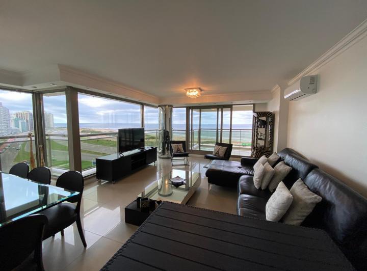 Departamento en Playa Brava