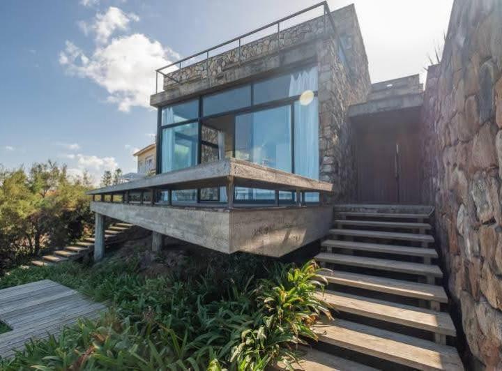 Ten Points, Casa en El Chorro