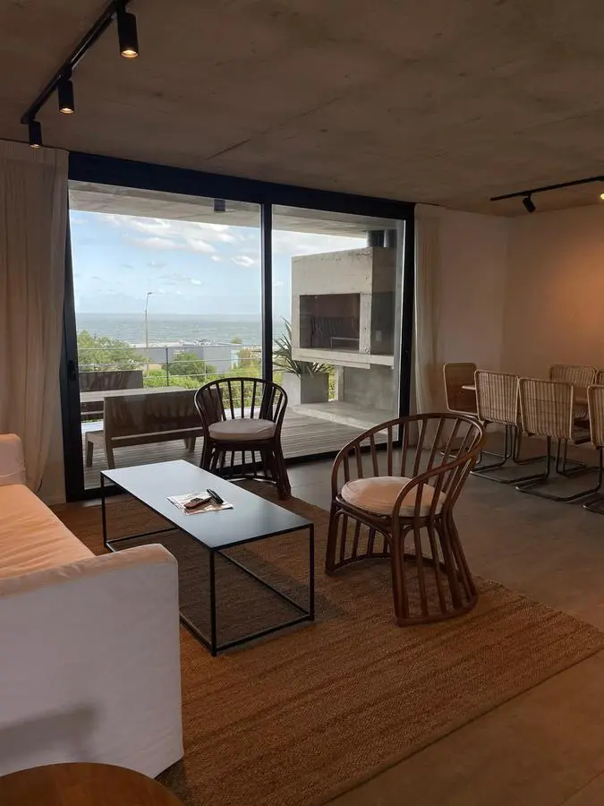 Departamento de 2 dormitorios Manantiales con parrillero y piscina 4