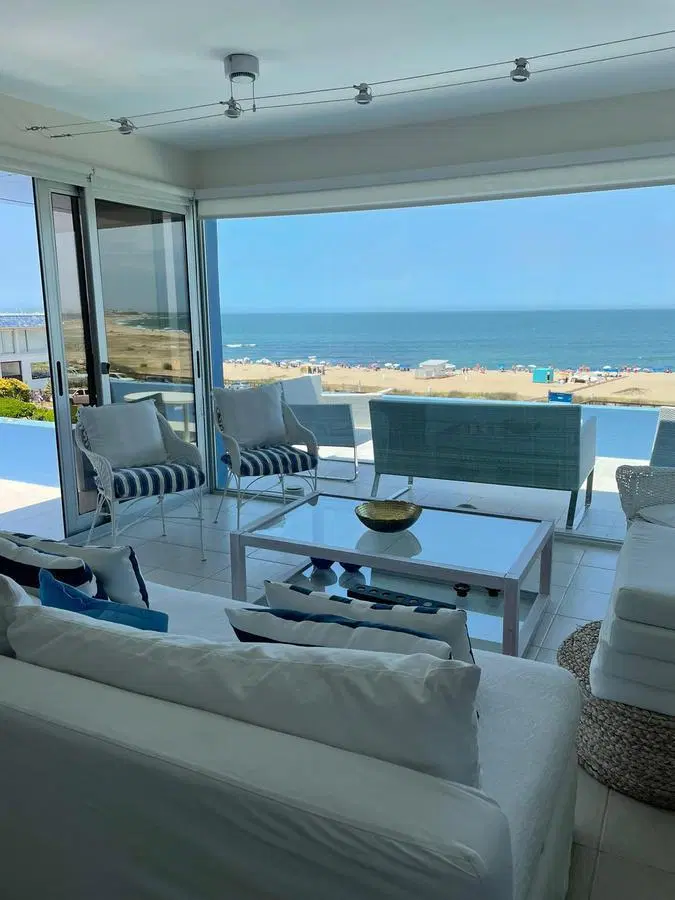 Apartamento en alquiler de 2 dormitorios en frente al mar 2