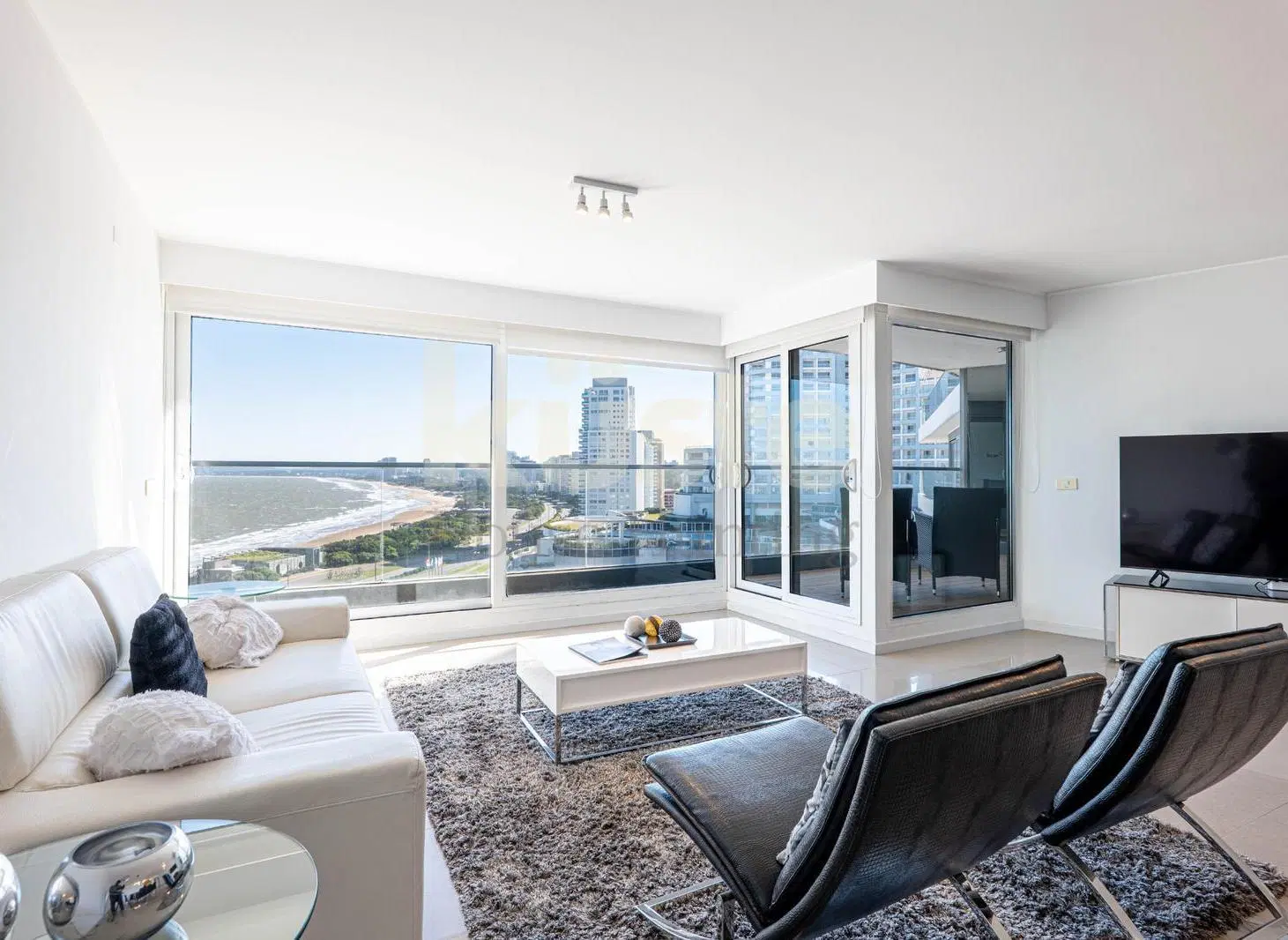 Apartamento Premium En Playa Mansa Con Amenities 1
