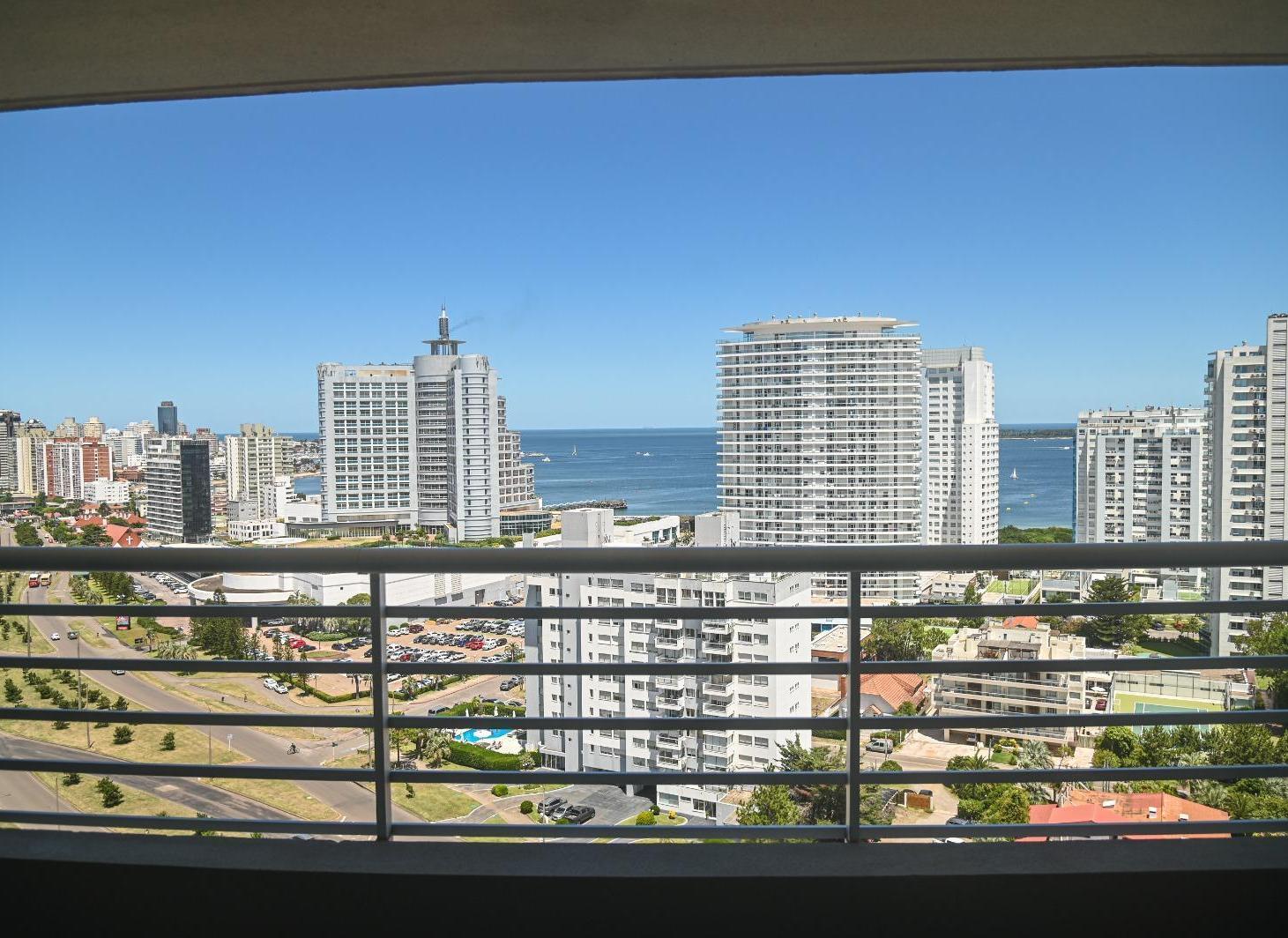Apartamento en Alexander Boulevard | 2 Dormitorios a 200 m de Playa Mansa