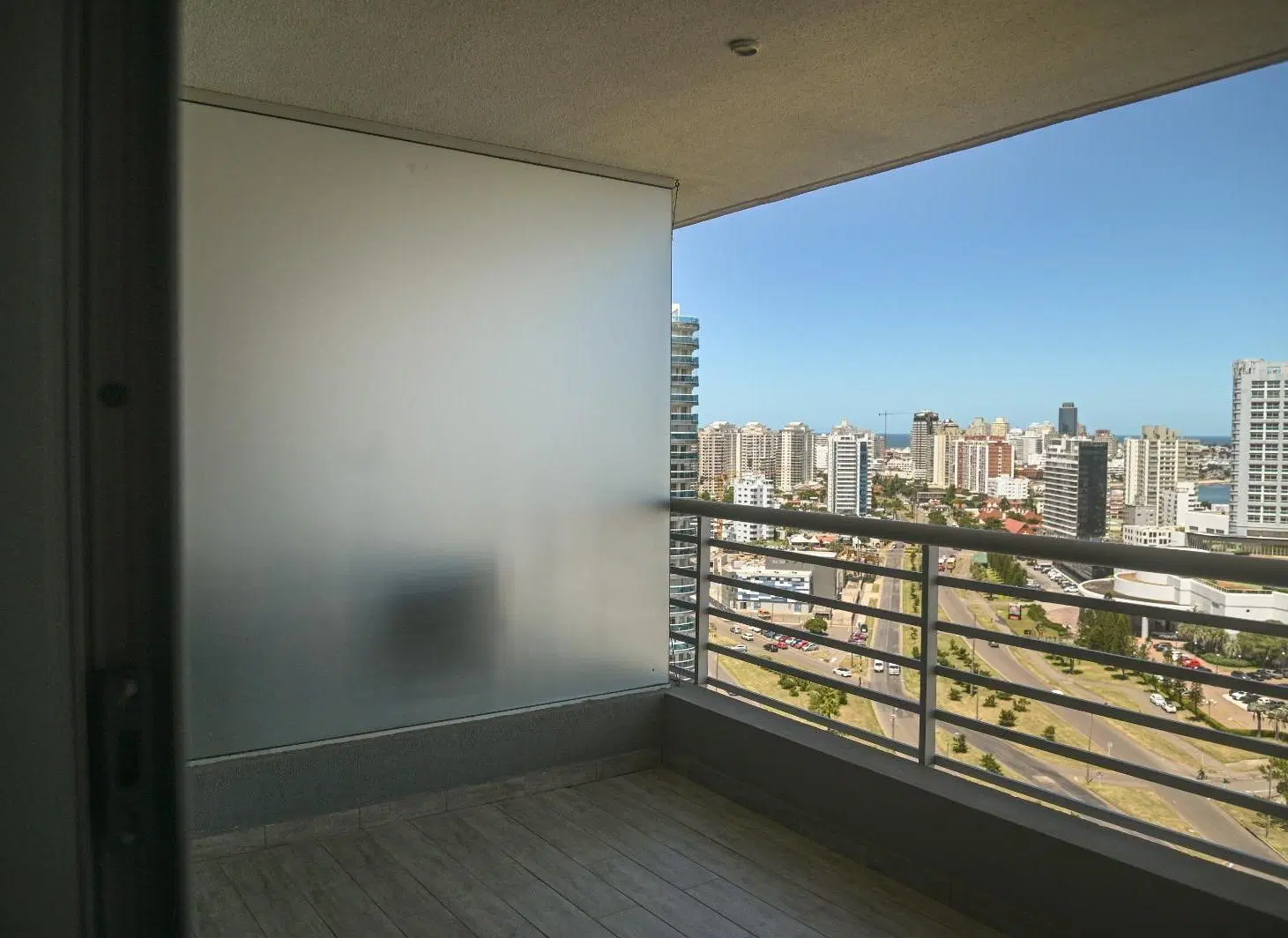 Apartamento en Alexander Boulevard | 2 Dormitorios a 200 m de Playa Mansa 3