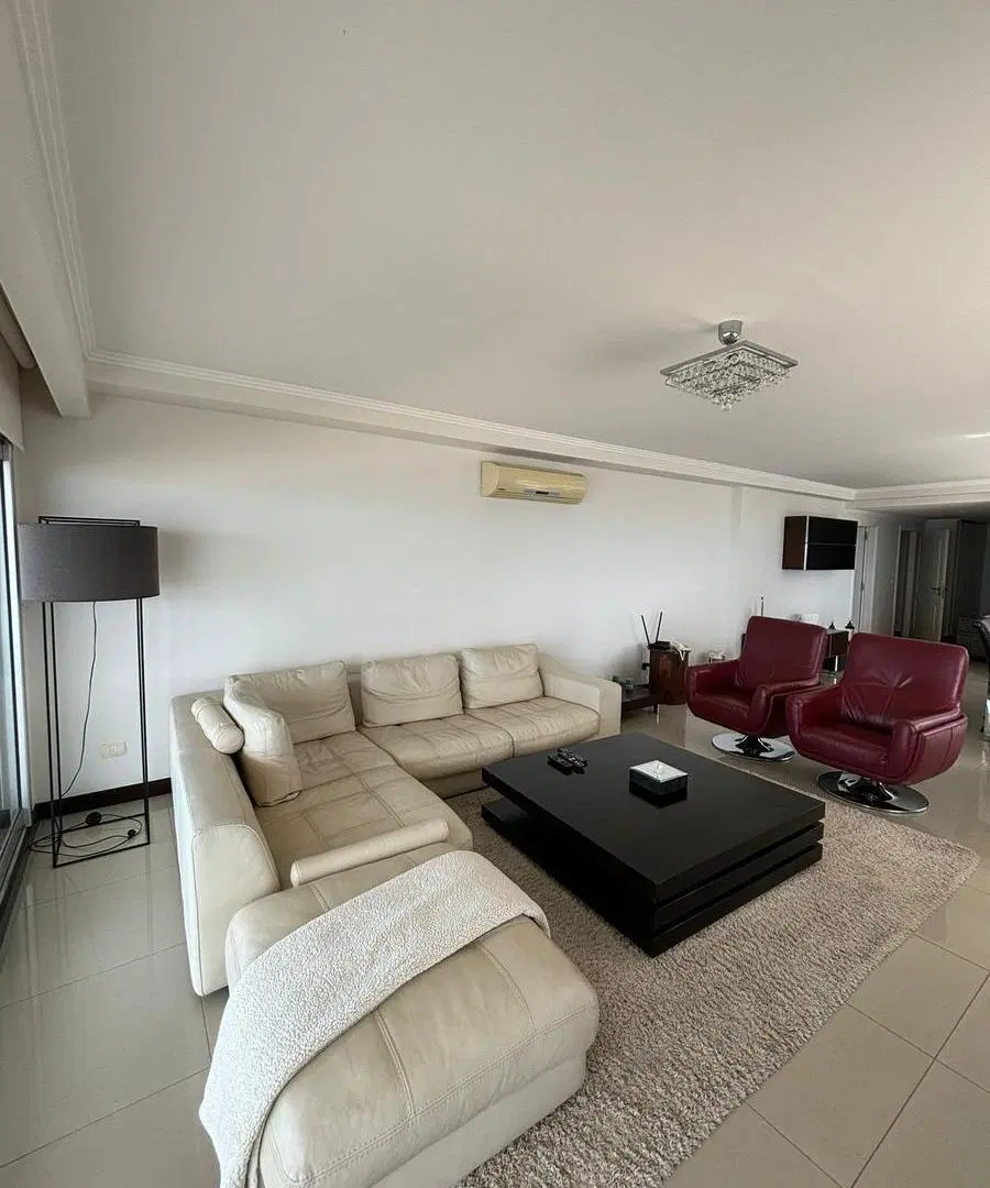 Departamento de 3 dormitorios en Playa Brava 3