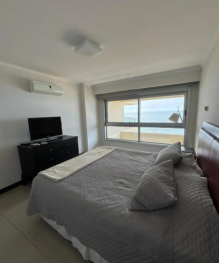 Departamento de 3 dormitorios en Playa Brava 5