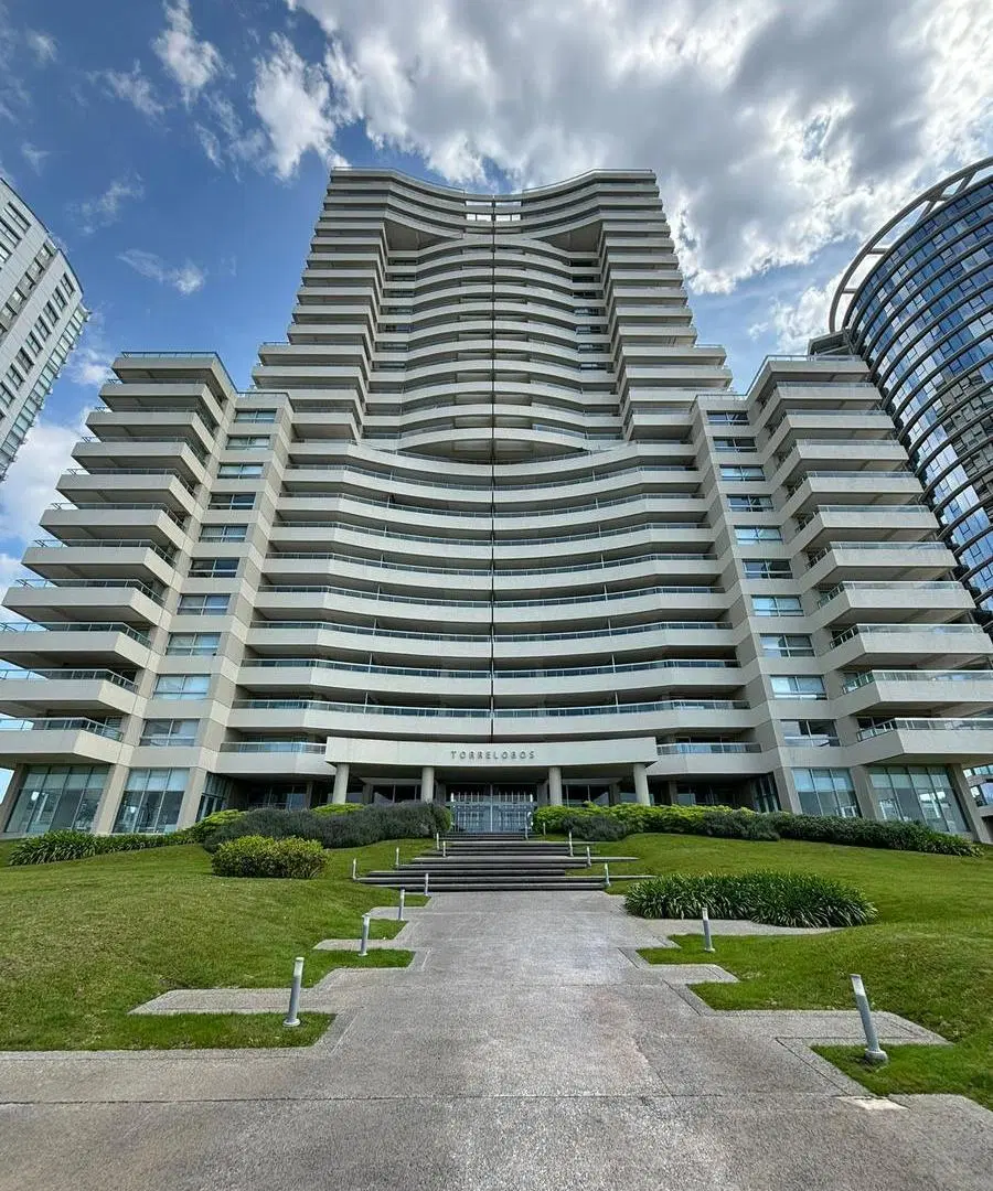 Departamento de 3 dormitorios en Playa Brava 2