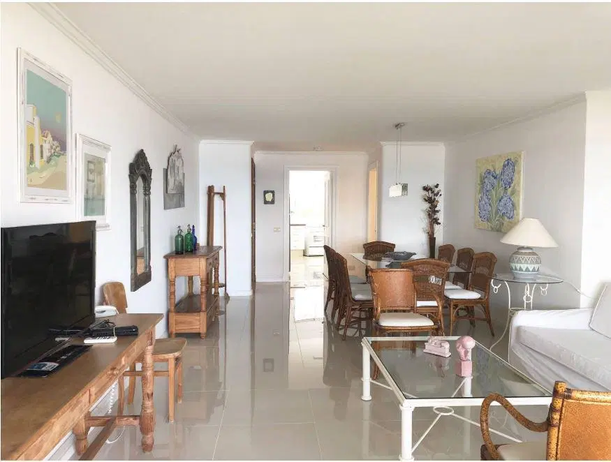 Precioso apartamento en frente a Bikini Manantiales 3