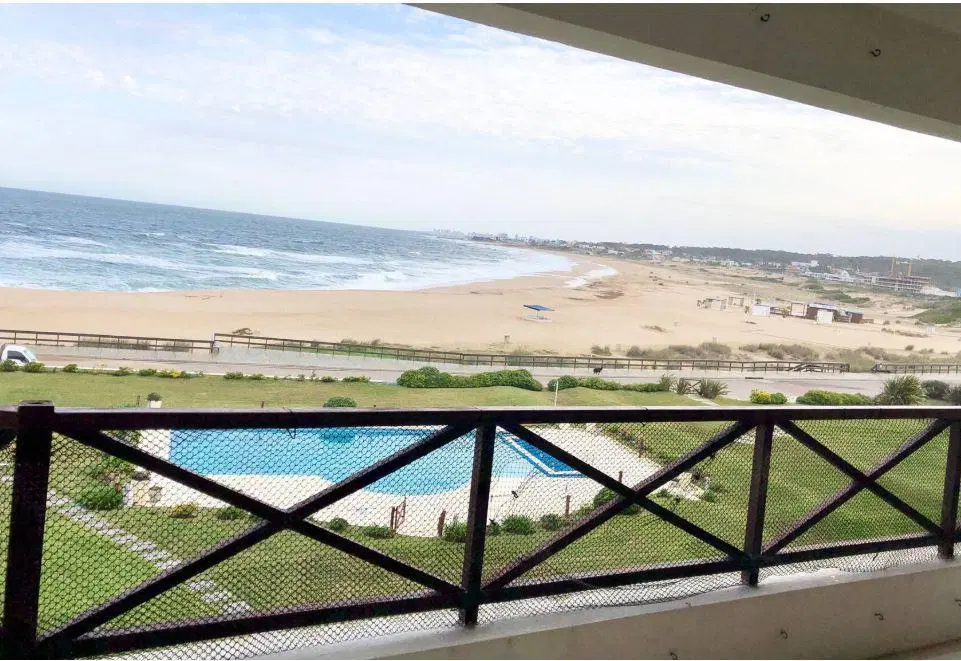 Precioso apartamento en frente a Bikini Manantiales 2