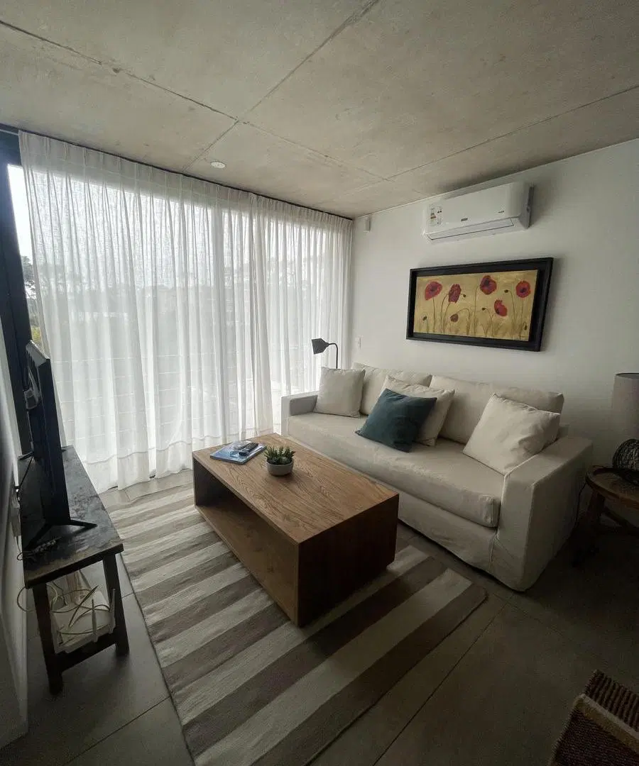 Departamento en Manantiales 8