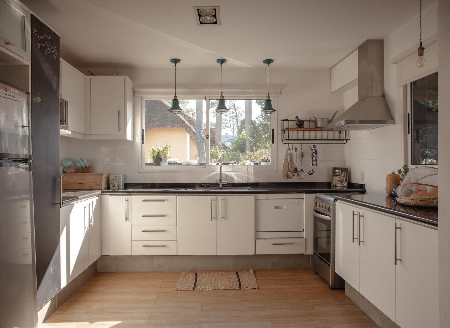 Foto de Casa La Pinocha Salada | Alquiler Temporario | 4 Dormitorios | Piscina, imagen 5