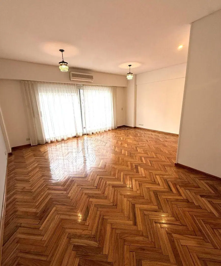 Semi piso super luminoso en edificio con seguridad 24hs. No te lo podes perder!! 4