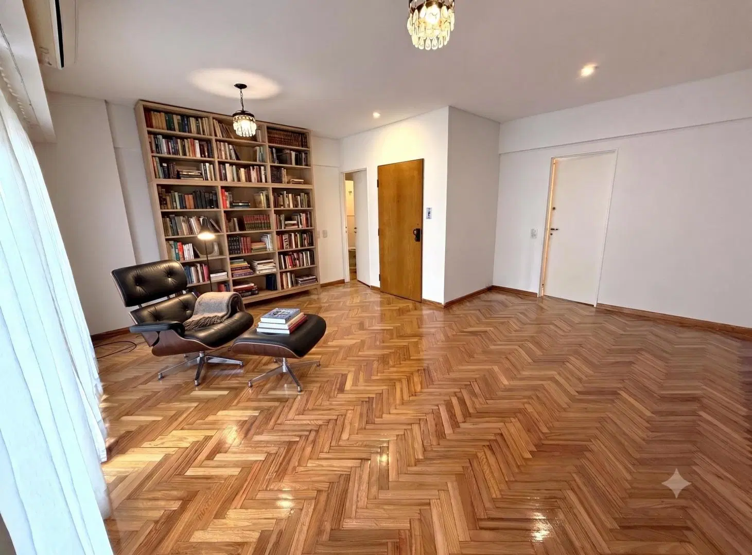Semi piso super luminoso en edificio con seguridad 24hs. No te lo podes perder!! 8