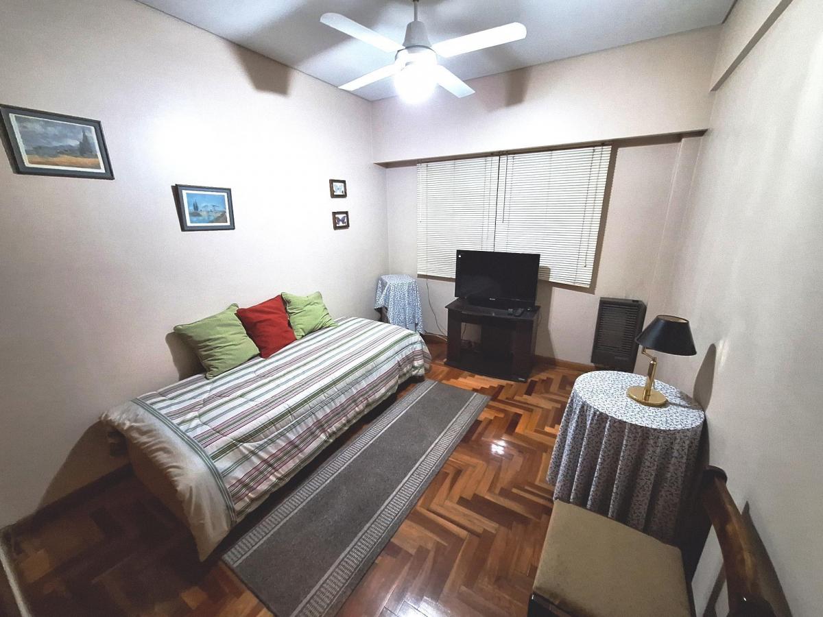 Hermoso Departamento 5 Ambientes en Flores 2