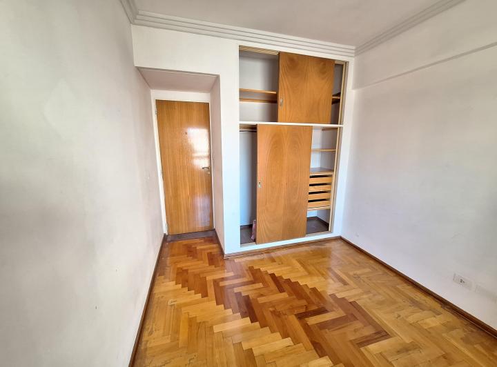Departamento 3 ambientes amplios flores 3