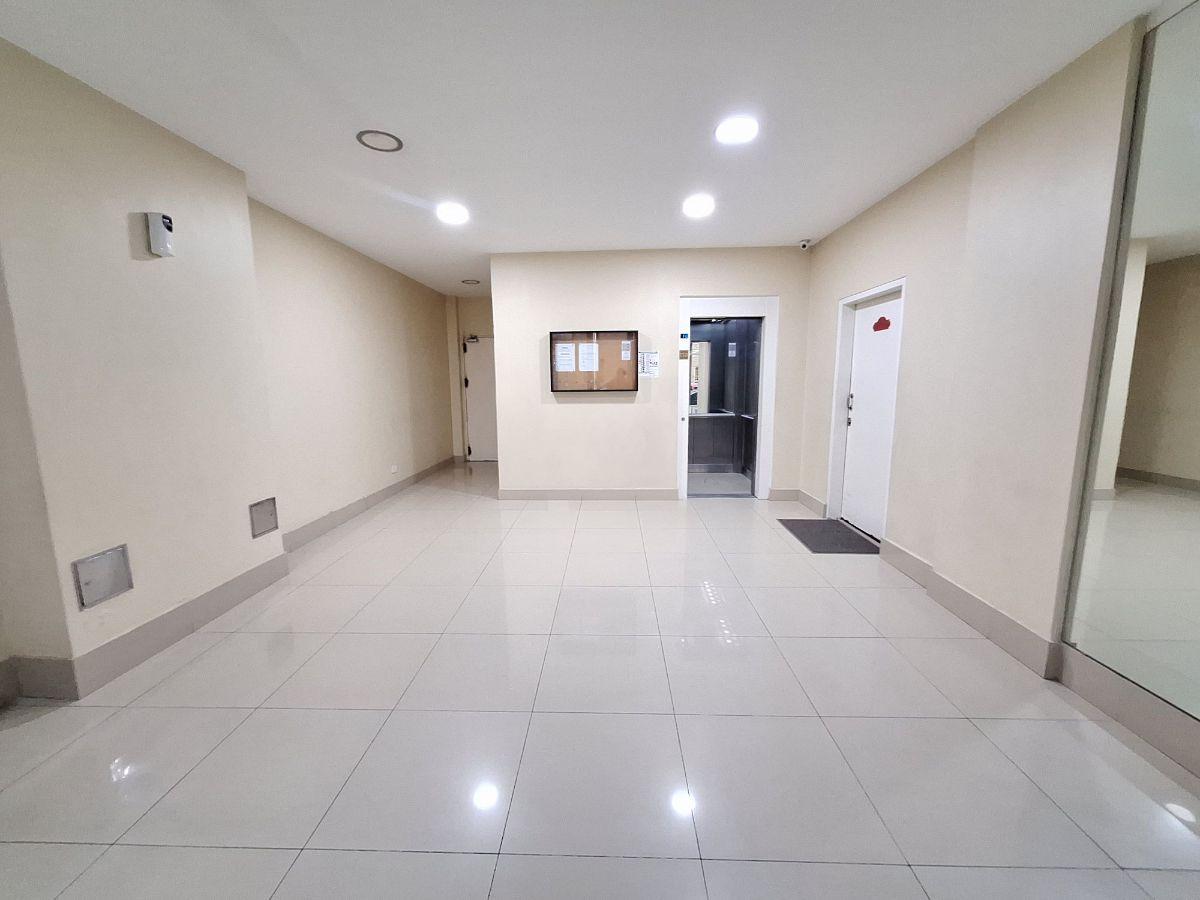 Foto de Oficina comercial de 50 m² en alquiler en Flores Norte, imagen 1