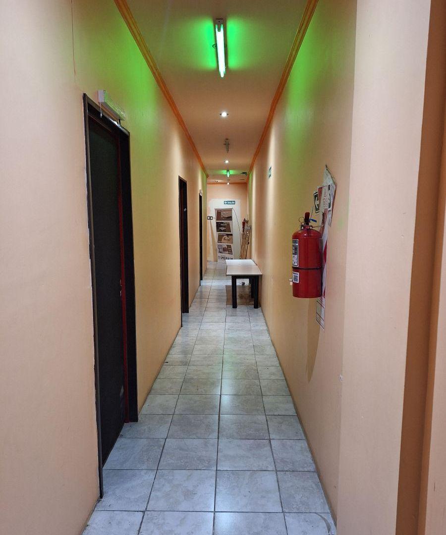 Foto de Depósito de 500 m² con oficinas y cochera en alquiler en Parque, imagen 4