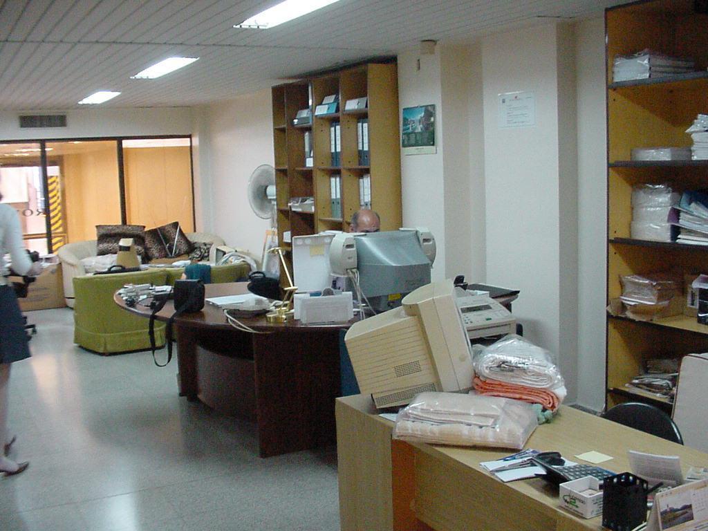 Amplio local de categoría en optima ubicación - Monserrat