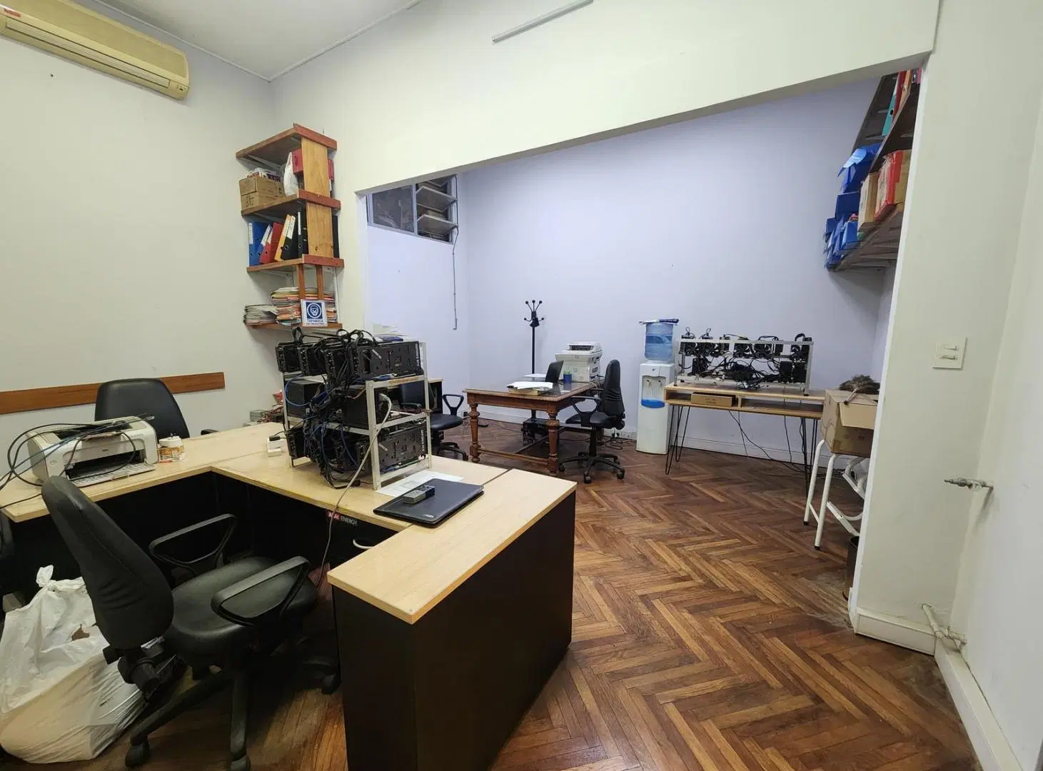 Conjunto de oficinas en edificio histórico - Monserrat 4