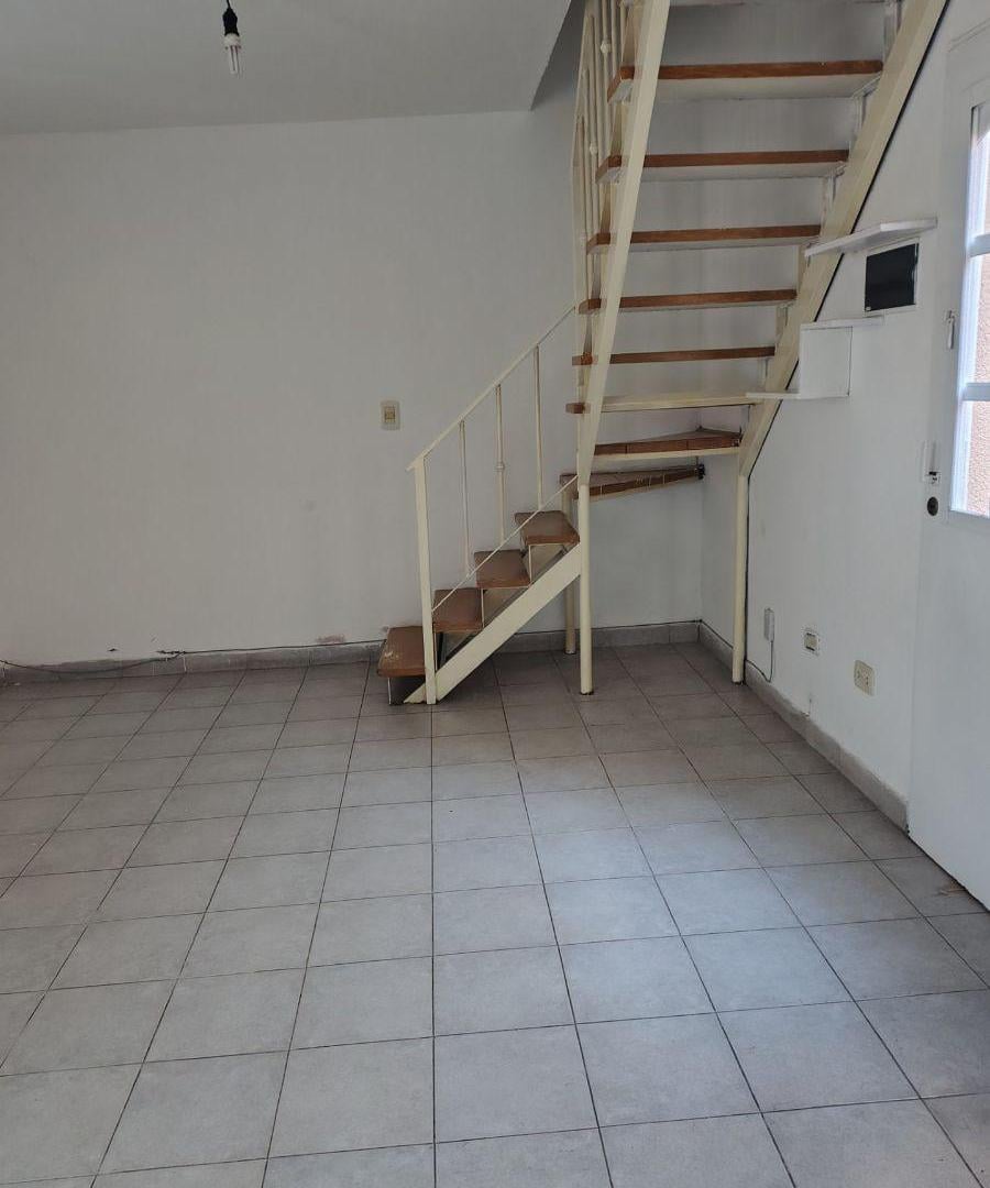 Foto de DUPLEX TRES AMBIENTES EN ALQUILER VILLA MORRA, imagen 2