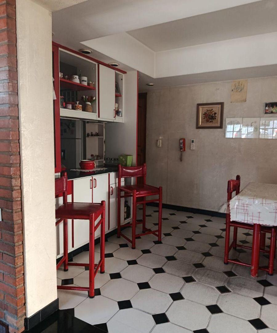 Foto de VENTA CASA PEDRO LAGRAVE Y SAN MARTIN, imagen 1