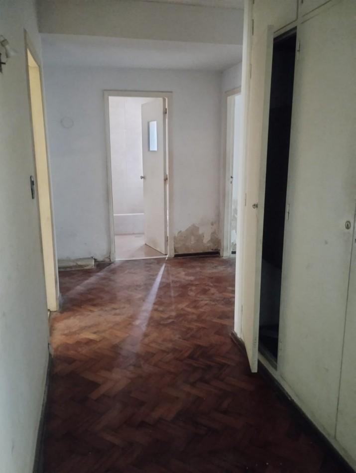 Amplio Departamento Tres Dorm. Sobre Avda. San Martin 3