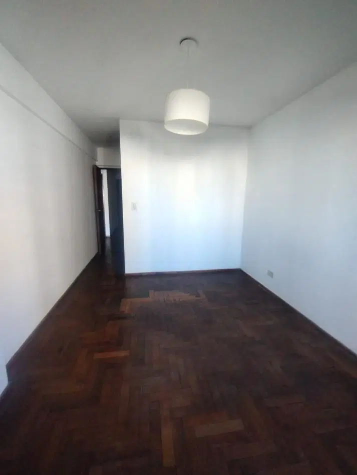 Departamento sobre Pellegrini 2