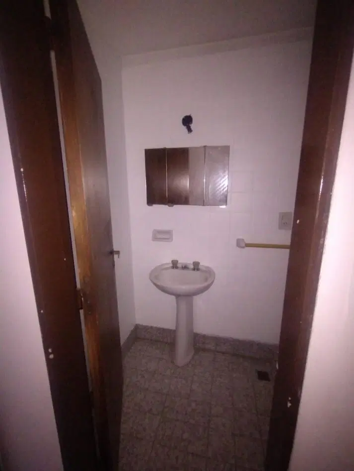 Departamento sobre Pellegrini 4