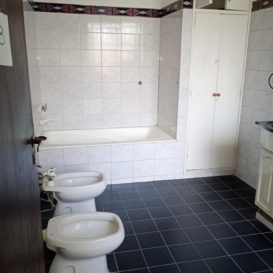 Foto de GRAN PROPIEDAD DE 8 DORMITORIOS Y 6 BAÑOS, imagen 3