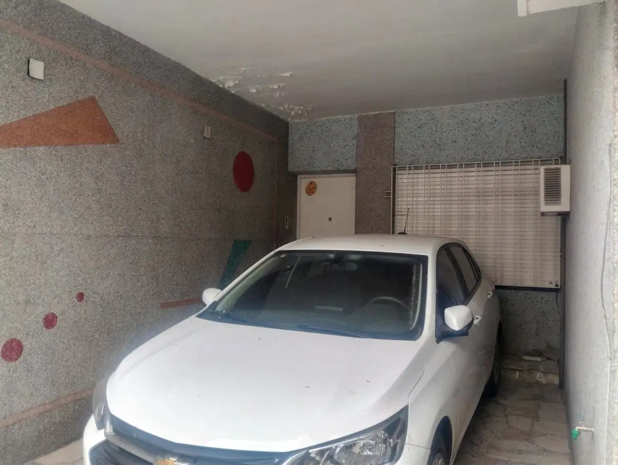 Importante casa de 3 dormitorios en barrio industrial 2