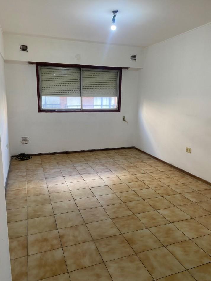 Foto de DEPARTAMENTO ZEBALLOS 856 04-02, imagen 3