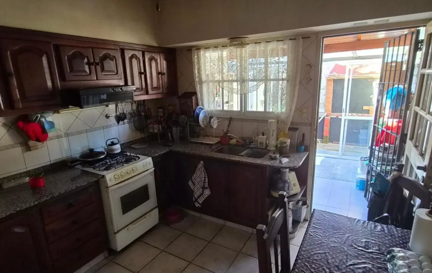 Triplex de 4 Ambientes con Cochera, Patio, Parrilla y Terrazas Propias 5