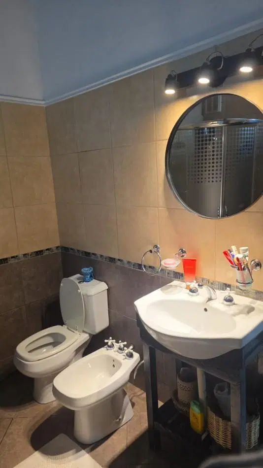 VENTA DE CASA MULTIFAMILIAR CAÑUELAS 3