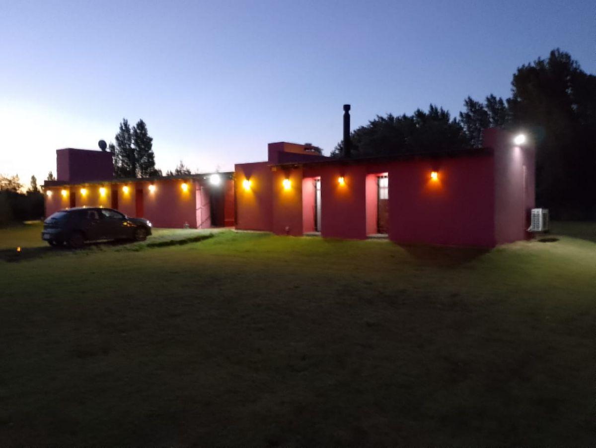 Chacras de Abbott - Hermosa casa con salida a la laguna