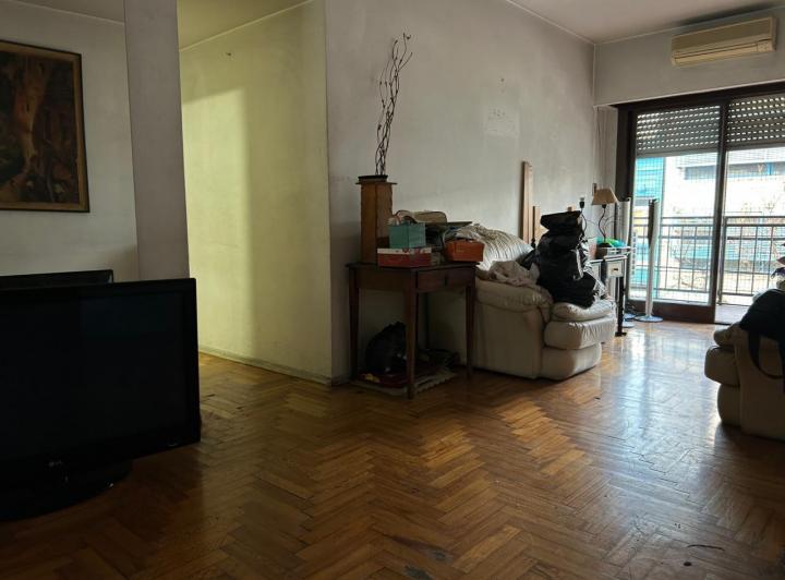 Foto de Excelente departamento de tres ambientes con balcón corrido y dos baños, imagen 3
